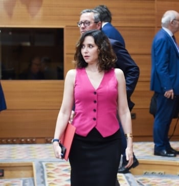 Un juez imputa a dos exaltos cargos del Gobierno de Ayuso por [...]