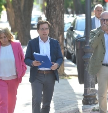 Almeida y Lucena acuerdan que Aena pagará a una organización para hacer [...]
