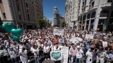Miles de personas se manifiestan en Madrid en defensa de la sanidad pública