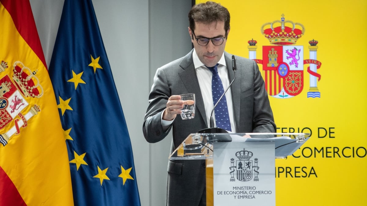 El ministro de Economía, Comercio y Empresa, Carlos Cuerpo, durante una rueda de prensa.