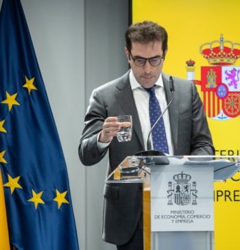 Recurren la consulta pública del Gobierno sobre la opa del BBVA ante [...]