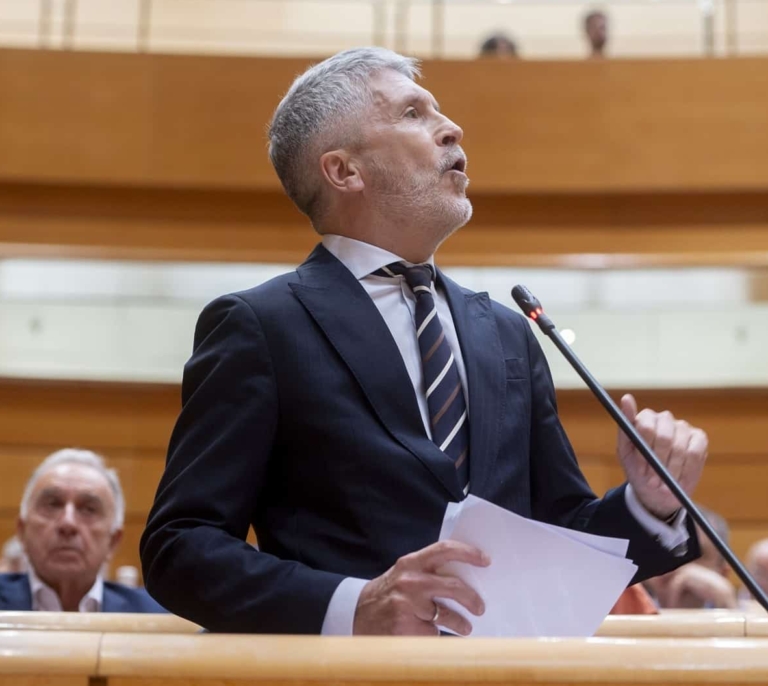 Marlaska replica al PP que él ha devuelto la "honorabilidad" a Interior