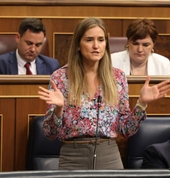 Aagesen se reúne en Valencia con víctimas de la dana para abordar [...]