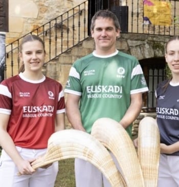 La Federación española denuncia "amenazas a pelotaris" vascos por jugar con España [...]