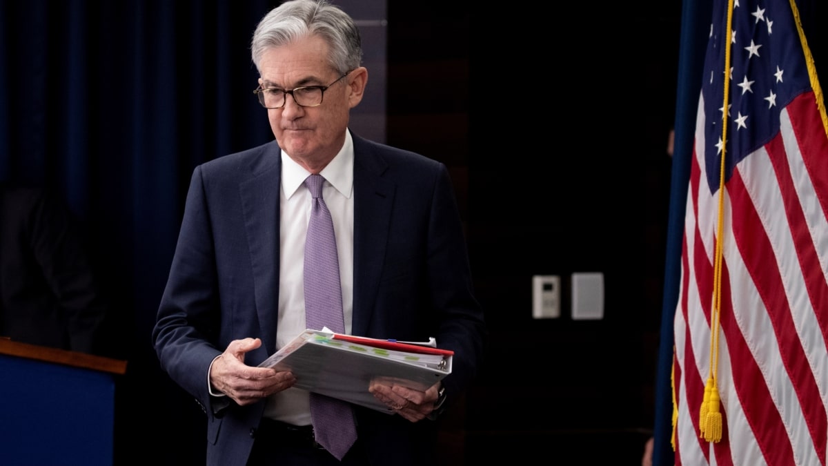 El presidente de la Reserva Federal, Jerome Powell, lleva a una rueda de prensa en Washington, DC, Estados Unidos.