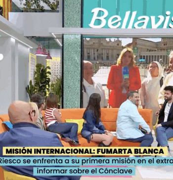 Trabajadores de RTVE recogen firmas exigiendo la retirada de 'La familia de [...]