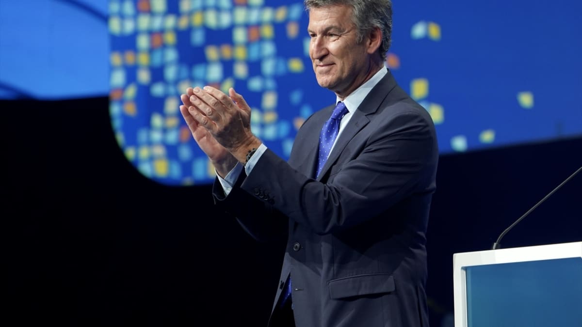 El presidente del PP, Alberto Núñez Feijóo, al cierre del congreso del EPP en Valencia, este miércoles