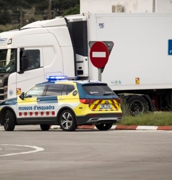 Un motorista de 50 años muere tras chocar con un coche en [...]