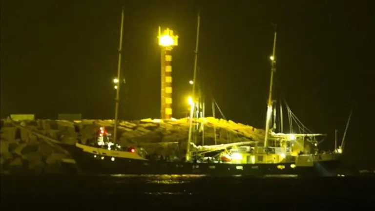 Un barco de la 'Flotilla de la Libertad de Gaza', en riesgo de hundimiento tras ser atacado con drones