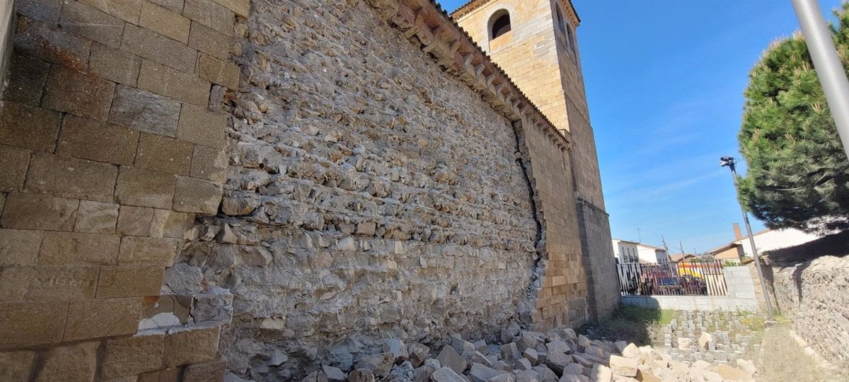 Se derrumba el paño norte de la Iglesia de San Andrés de Ávila, "joya" del románico castellano del siglo XII
