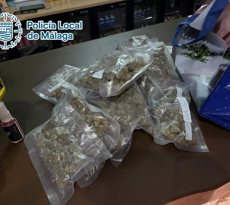 Dos responsables de un club procannabis detenidos por incumplir decreto de cierre y cese de actividad