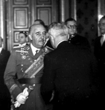 Cuando España celebró el día de la Victoria en Europa como "un [...]
