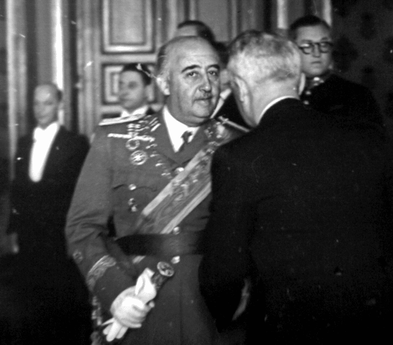 Transparencia ordena al Gobierno facilitar documentos de un Consejo de Ministros franquista