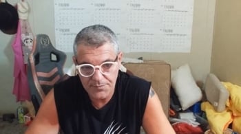 Frank Cuesta emitiendo el comunicado sobre su falsa enfermedad