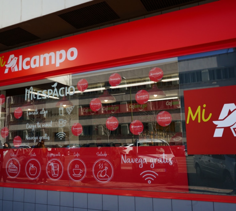 Alcampo cerrará hasta 25 supermercados, recortará superficie de sus híper y ejecutará 710 despidos