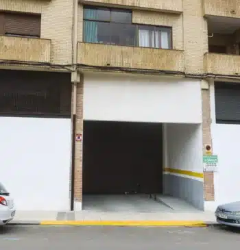Detenido un promotor inmobiliario por una macroestafa en la venta de garajes [...]