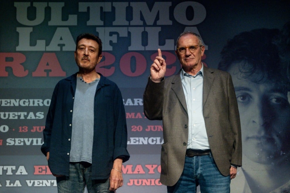 Manolo García y Quimi Portet este martes durante la presentación de la gira 2026 de El Último de la Fila en la Casa de Vacas, en el Parque de El Retiro de Madrid.