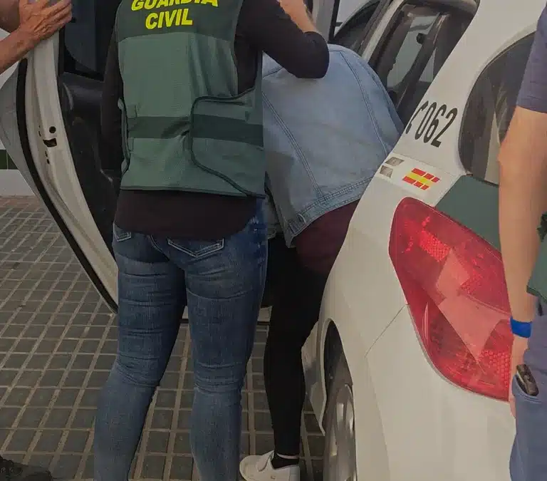 Detienen a una mujer por robar un Rolex y 900 euros en la casa que limpiaba