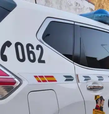 Hallan muerto a un hombre de 73 años bajo su coche en [...]