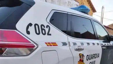 Hallan muerto a un hombre de 73 años bajo su coche en un camino de Soria