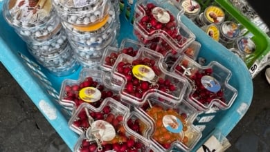 La industria del souvenir en El Vaticano se prepara para el despliegue de merchandising de León XIV