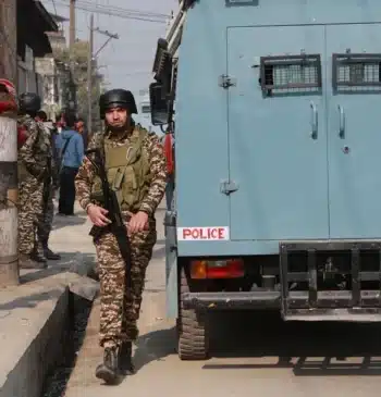 India bombardea nueve presuntas bases terroristas de Pakistán