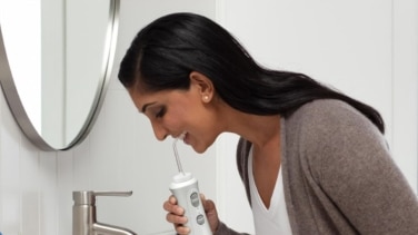 El sencillo truco para una limpieza bucal profunda cuesta menos de 50€ en Amazon