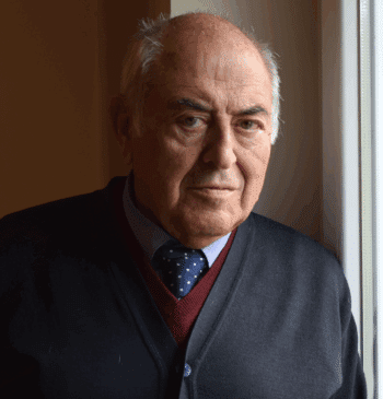 "El bipartidismo no puede resolver los problemas porque está hecho para no [...]