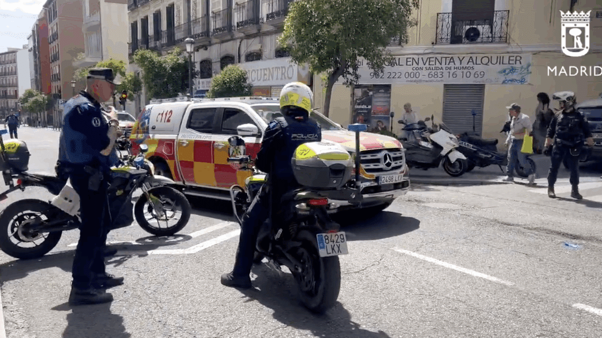 Un joven hospitalizado tras recibir una puñalada en el cuello en el centro de Madrid