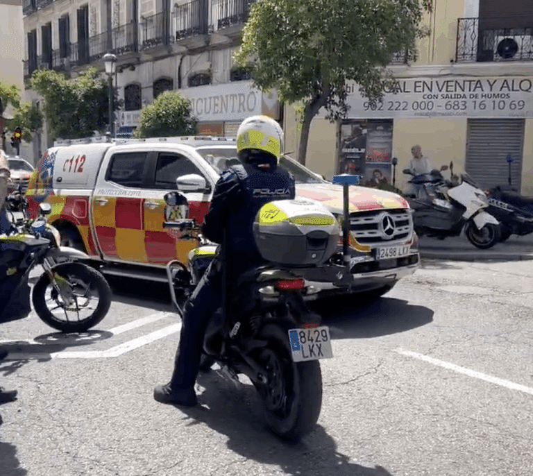 Un joven hospitalizado tras recibir una puñalada en el cuello en el centro de Madrid