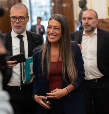 Junts insiste en su veto a la reducción de jornada y tensa [...]