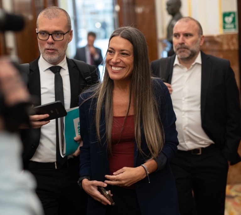 Junts insiste en su veto a la reducción de jornada y tensa la cuerda con Yolanda Díaz a la espera de una reunión