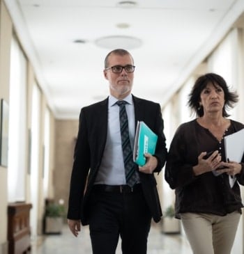 El PSOE se compromete con Sumar a apoyar el embargo de armas [...]