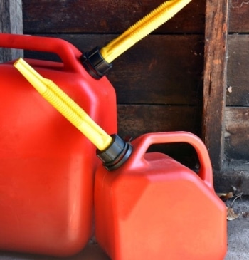 ¿Es legal guardar gasolina en casa?