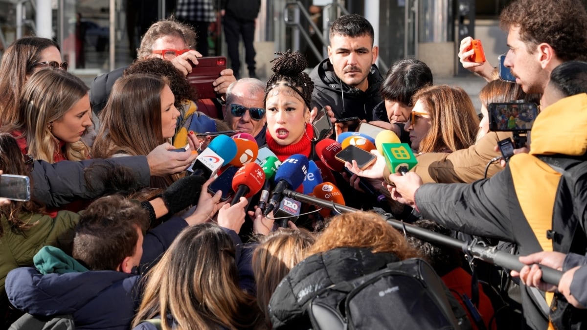 Lesly Ochoa atiende a los medios a su llegada a los juzgados de Plaza de Castilla