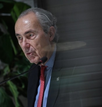 Luis Alberto de Cuenca, nuevo Premio Reina Sofía de Poesía Iberoamericana