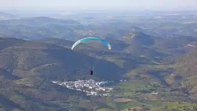 Evacuado en estado muy grave un parapentista tras accidente en El Bosque