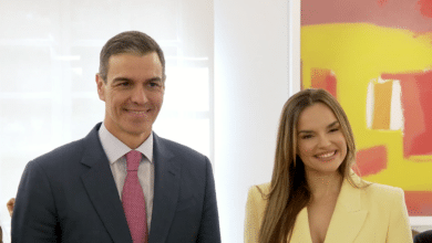 Sánchez recibe a Melody en la Moncloa: "Le deseo la mejor suerte a nuestra diva"