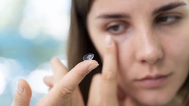Increíble pero cierto: ver con los ojos cerrados ya es posible con estas lentillas