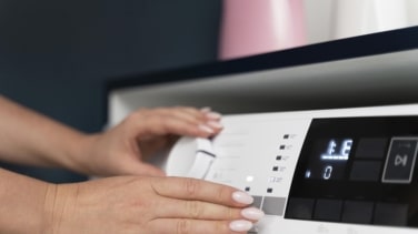 Precio de la luz hoy, 6 de mayo de 2025: esta es la hora más barata y más cara