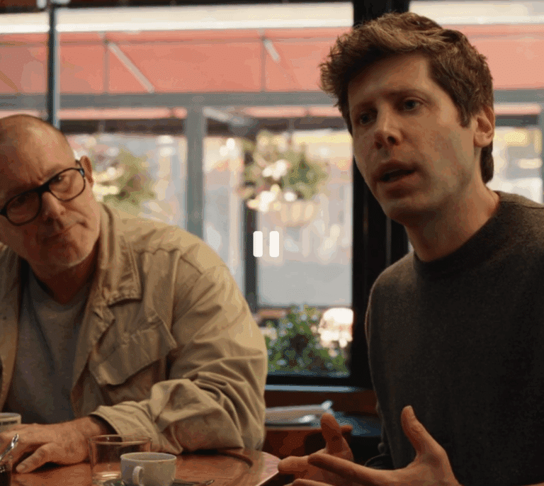 OpenAI aspira al trono de Apple asociándose con el diseñador del iPhone