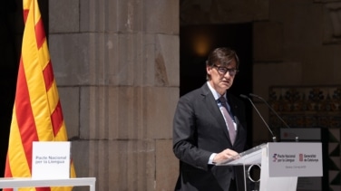 El plan para el catalán de Illa: 1.200 millones para conseguir 600.000 nuevos hablantes hasta 2030