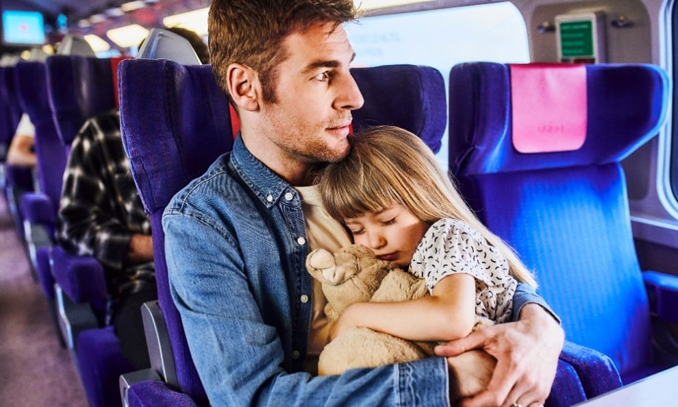 Padre e hija abordo de OUIGO