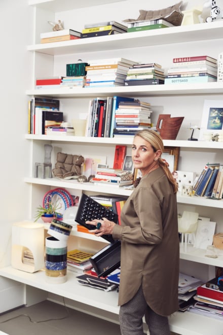 Patricia Urquiola en su estudio de Milán.