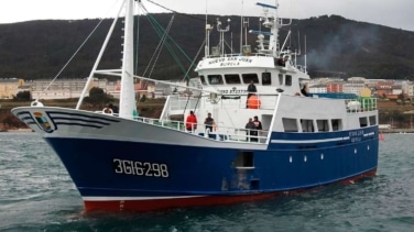 Evacuado en estado grave un tripulante de un pesquero gallego