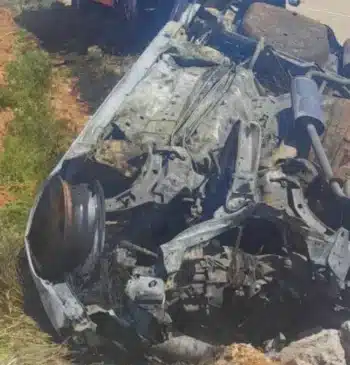 Encuentran cuerpo de una persona calcinada en el interior de un vehículo