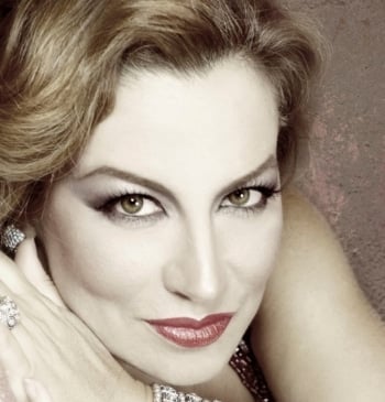 Pilar Jurado, la diva total que canta, compone y sabe de IA: [...]