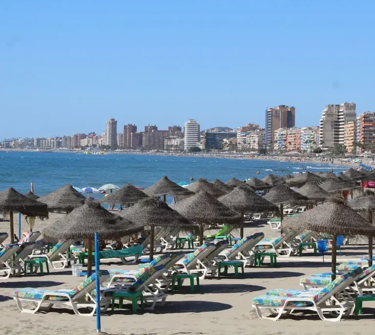 Muere un hombre ahogado en la playa de Fuengirola