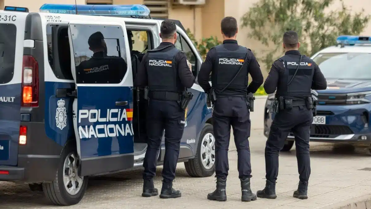 Hallados dos cuerpos sin vida en un apartamento turístico en Tenerife