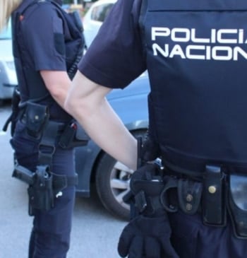 Muere abatido por la Policía un hombre que intentó robar con un [...]